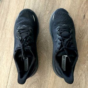 Hoka Mens Clifton 8, size 11 D (wide) in good condition